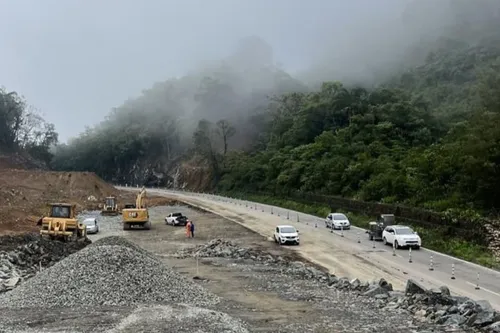Semana inicia com bloqueio de importante rodovia na região