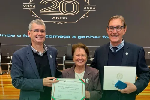 Banco do Planalto Norte é homenageado pela Alesc