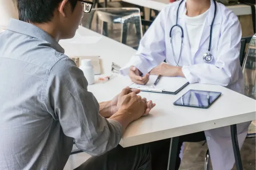 Papanduva publica lista de médicos peritos