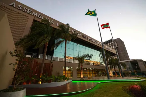 Alesc suspende sessões e reuniões das comissões