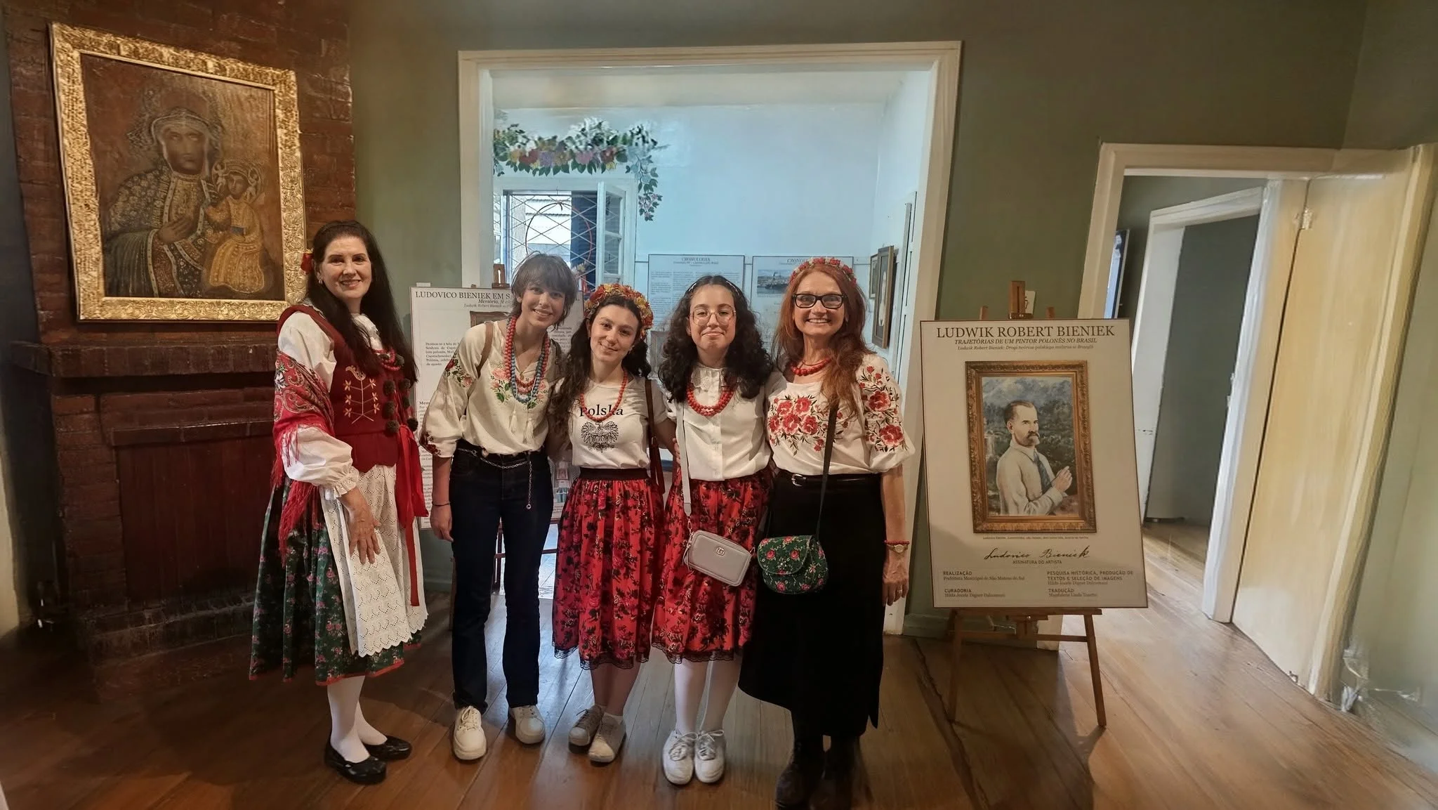 Alunos de Polpan vivenciam cultura polonesa em festival no Paraná