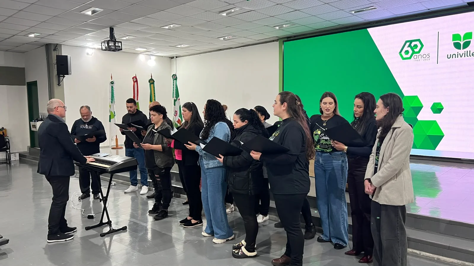 1º Seminário Municipal de Saúde Mental reúne profissionais de sete municípios em São Bento do Sul