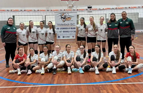Voleibol feminino Sub-15 de São Bento do Sul termina etapa da Taça Santa Catarina Prata em terceiro lugar