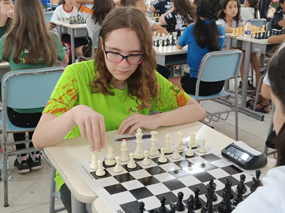 CRESCE A LUTA PELA LIDERANÇA DO CAMPEONATO BRASILEIRO FEMININO DE XADREZ  2023 - TORNEIO AO VIVO 